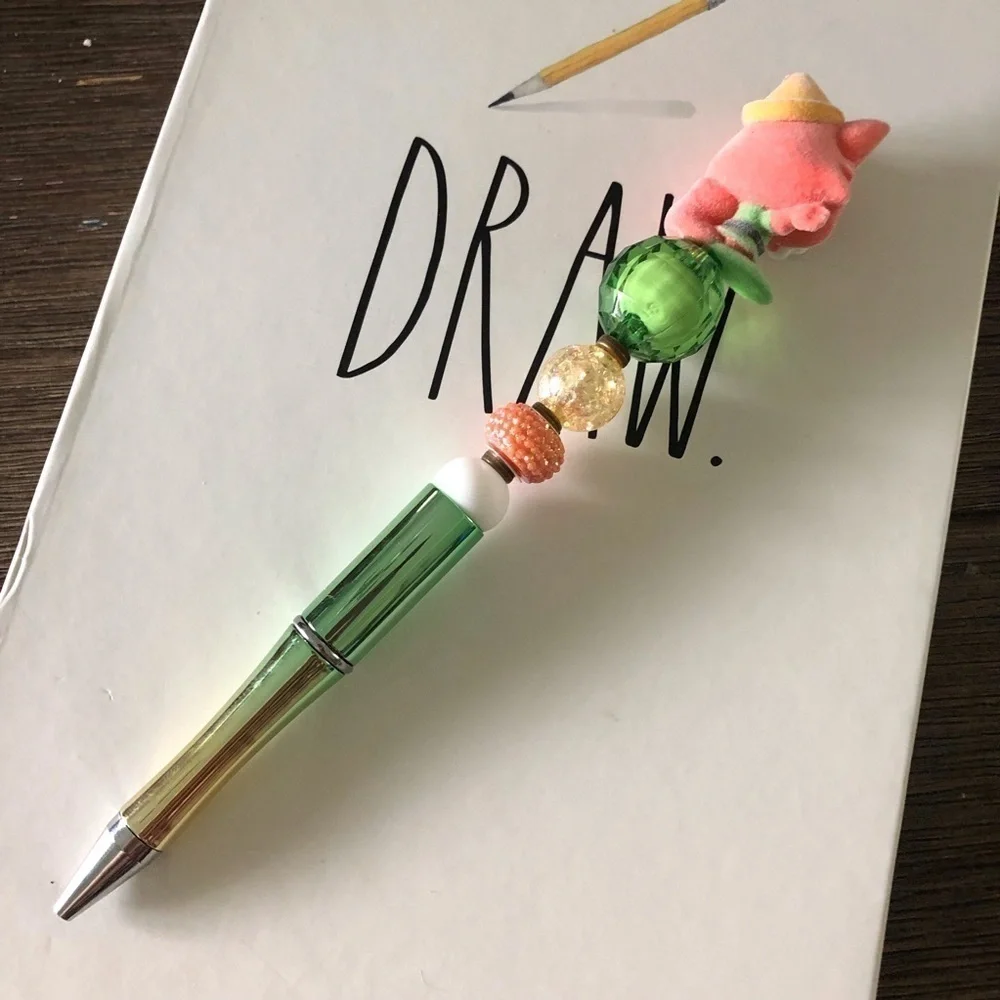 Disney Doorables: Robin Hood: Robin Hood handmade beaded pen